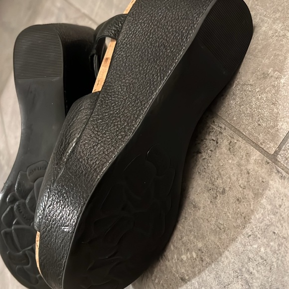 KORK-EASE KIERN LEATHER WEDGE SANDAL - Picture 10 of 10